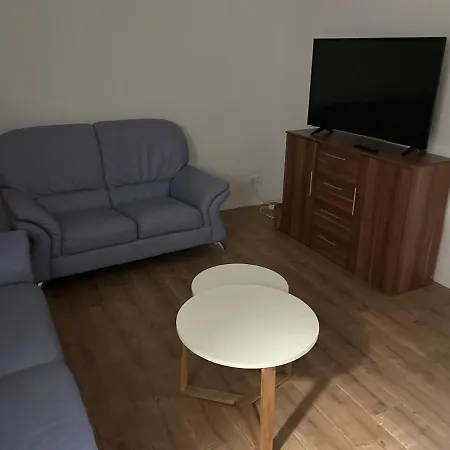 Apartament Gaestewohnung Gesamte Unterkunft- Tv- Internet *