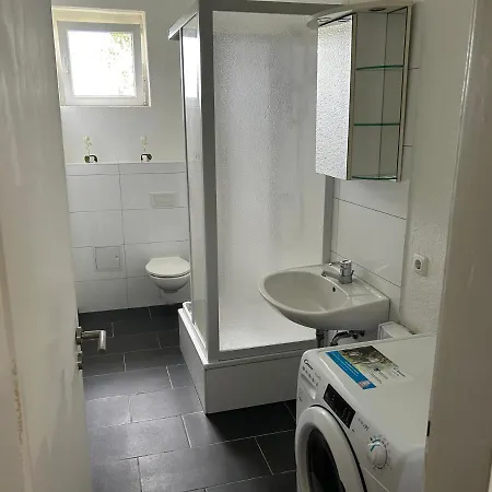 Apartament Gaestewohnung Gesamte Unterkunft- Tv- Internet *